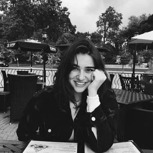 Meet your Posher, Tasneem